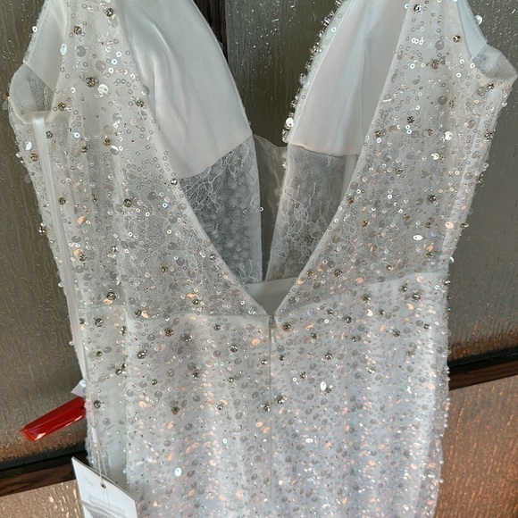 Mac Duggal EMBELLISHED PLUNGE NECK SLEEVELESS TRUMPET GOWN size 4 New $598 - Picture 15 of 17